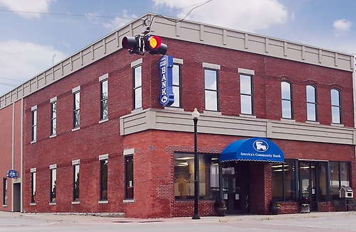 banks in blue springs mo